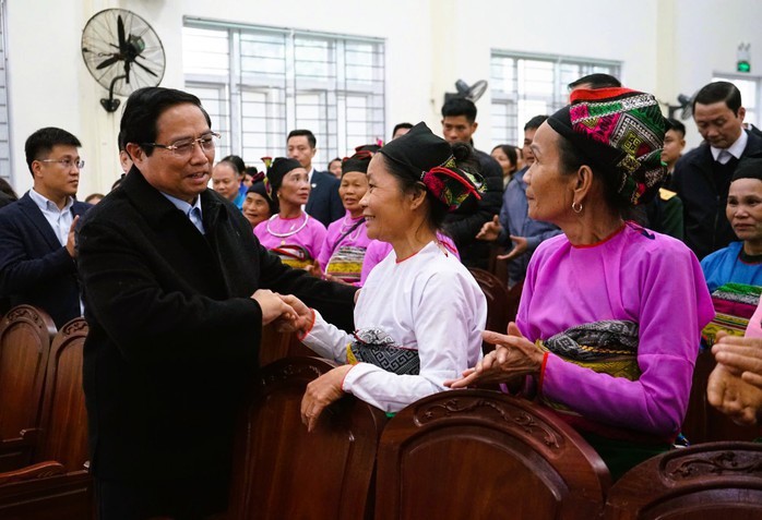 Thủ tướng tặng quà Tết gia đình chính sách, người lao động tại Thanh Hóa dịp Tết Nguyên đán Ất Tỵ 2025