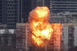 Ukraine “đỏ lửa” ngay trước khi tổng thống Mỹ - Ukraine gặp nhau