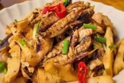 Loại rau toàn xơ là xơ, hỗ trợ tiêu hoá, tốt cho tim mạch, đừng xào hay nấu, mang kho cá thành món ngon lạ