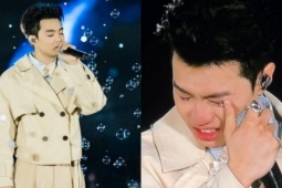 Rapper Negav khóc trước khán giả