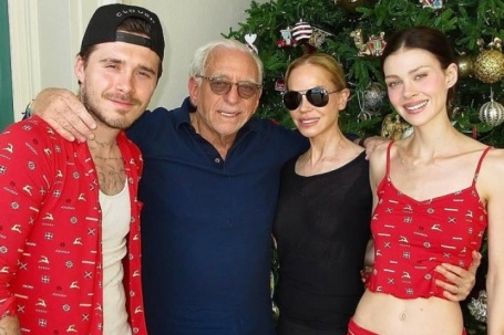 Brooklyn Beckham nghỉ lễ với bố mẹ vợ