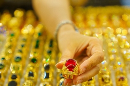 Giá vàng hôm nay 28/12/2025: Gia tăng tích trữ, vàng còn nóng rực