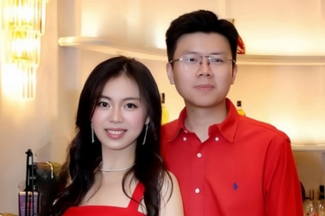 Ảnh sao 28/12: Tiểu thư gia tộc Sơn Kim tình tứ bên chồng thiếu gia