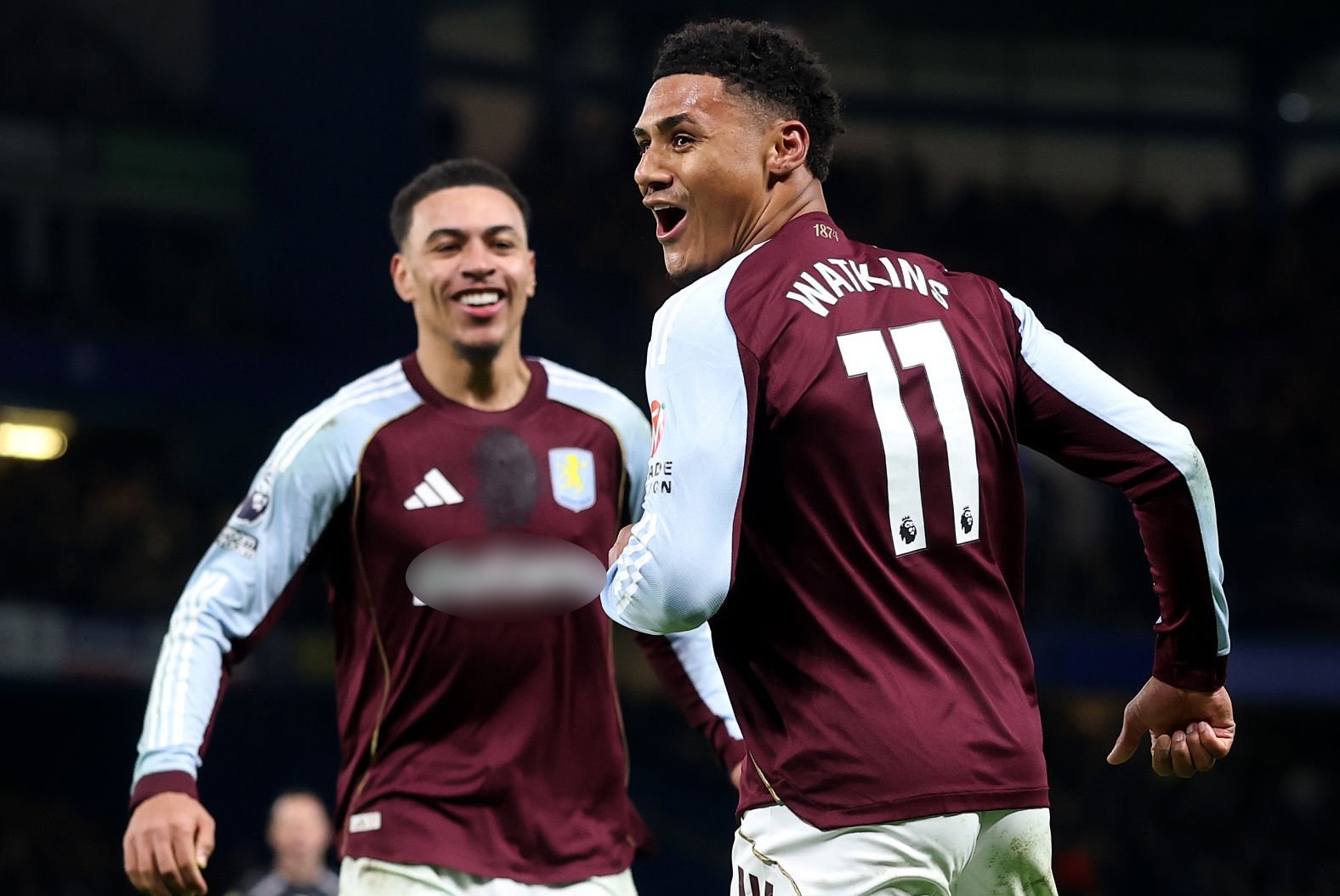 Watkins ghi bàn chỉ vài phút sau khi vào sân thay người