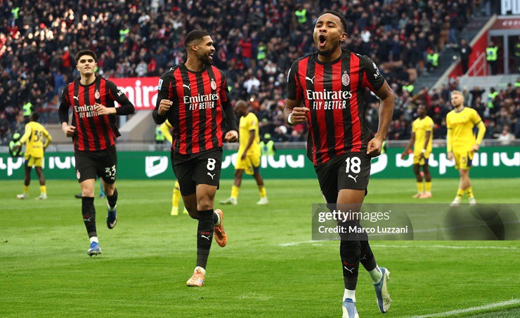 Nkunku tỏa sáng lập cú đúp cho AC Milan