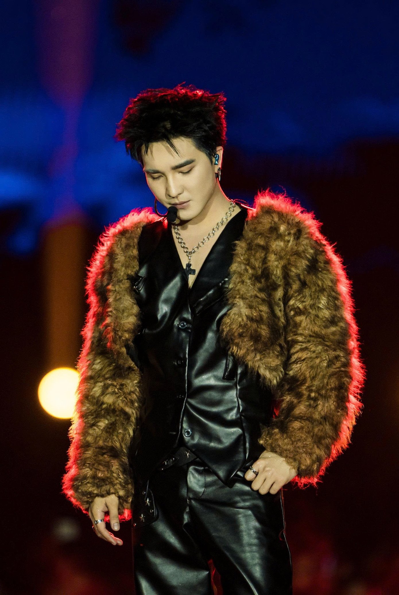 Hàng chục nghìn người đi xem 30 anh trai và các em xinh - 9