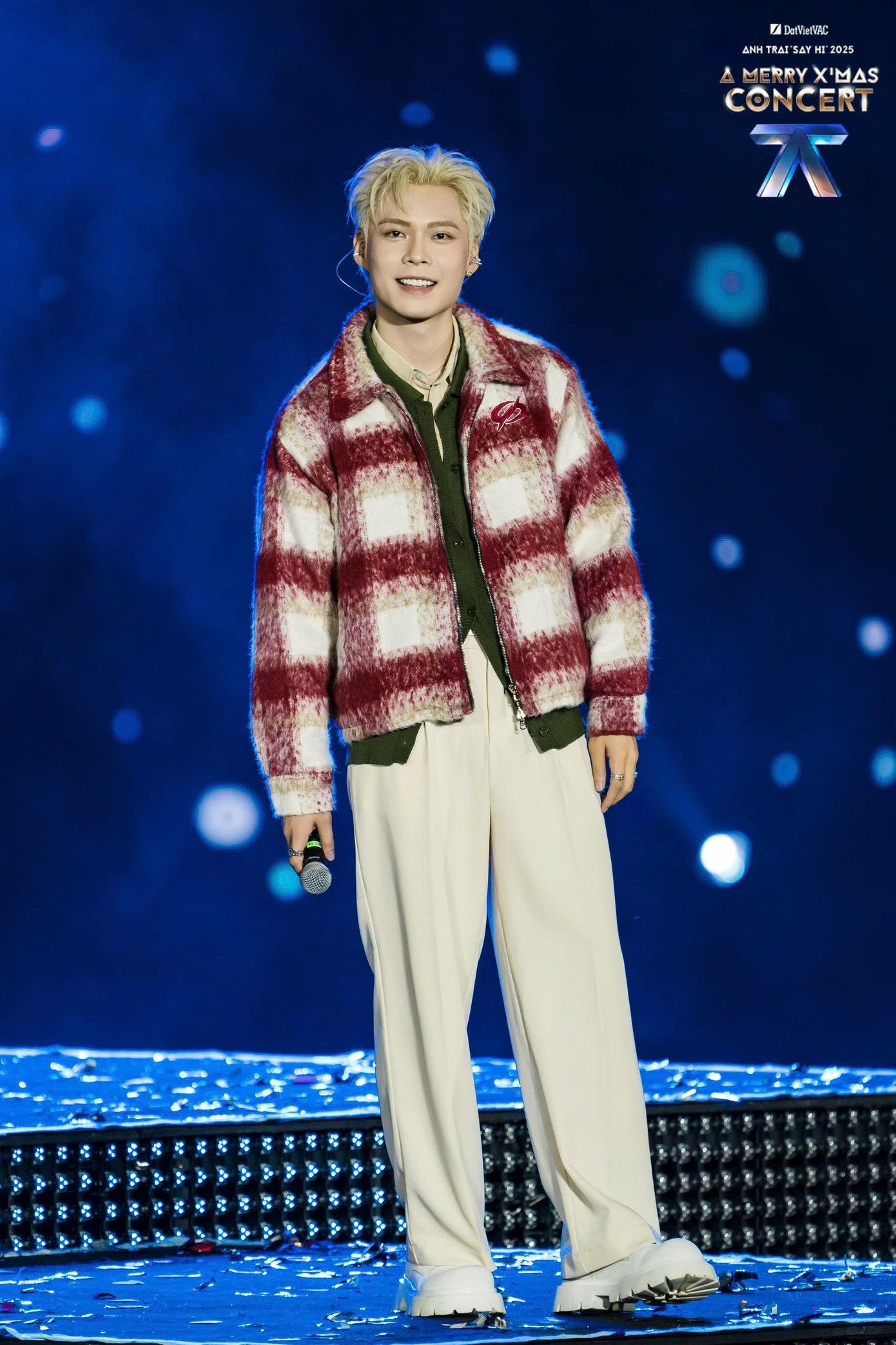 Hàng chục nghìn người đi xem 30 anh trai và các em xinh - 22