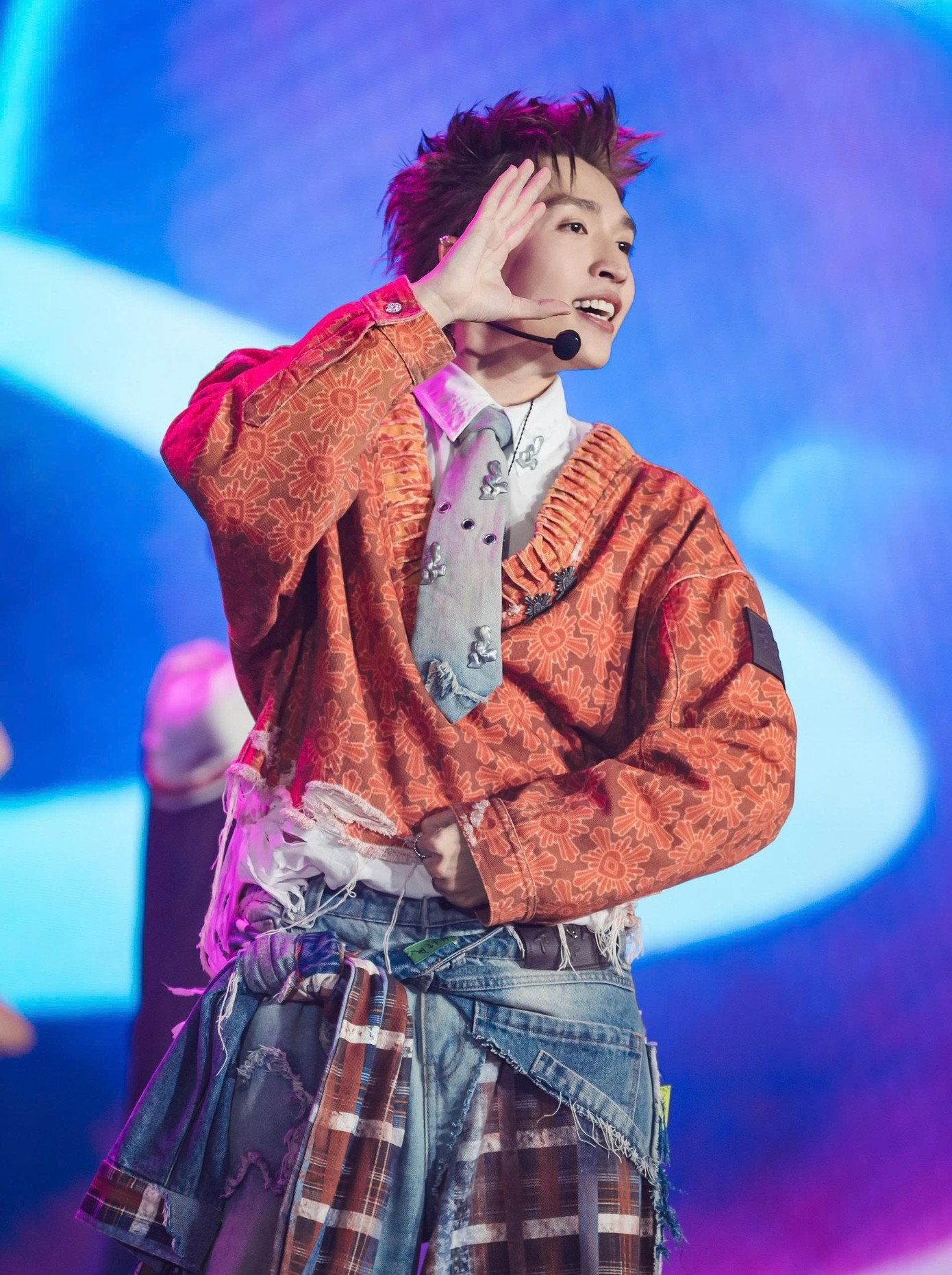 Hàng chục nghìn người đi xem 30 anh trai và các em xinh - 30