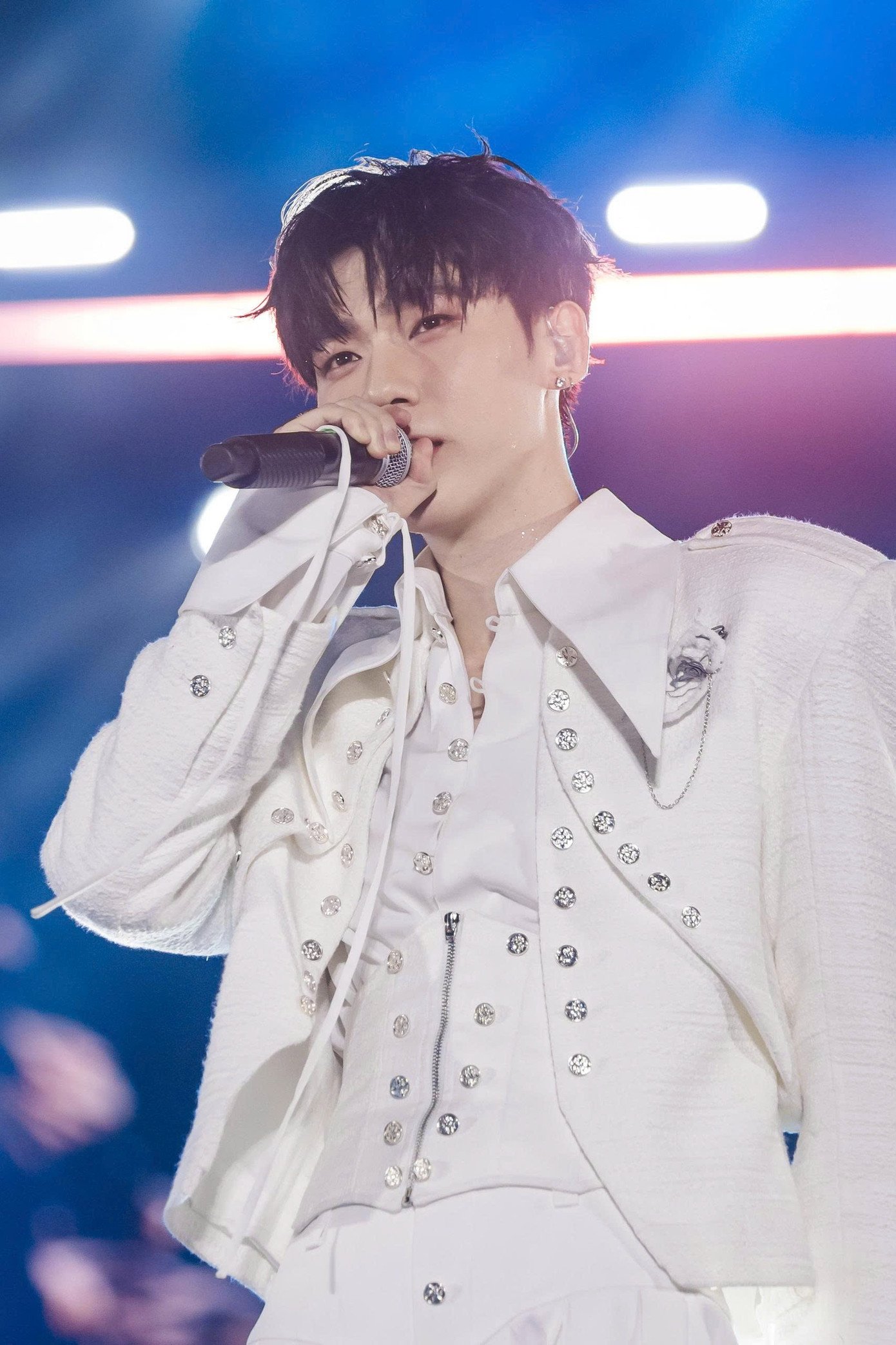 Hàng chục nghìn người đi xem 30 anh trai và các em xinh - 36