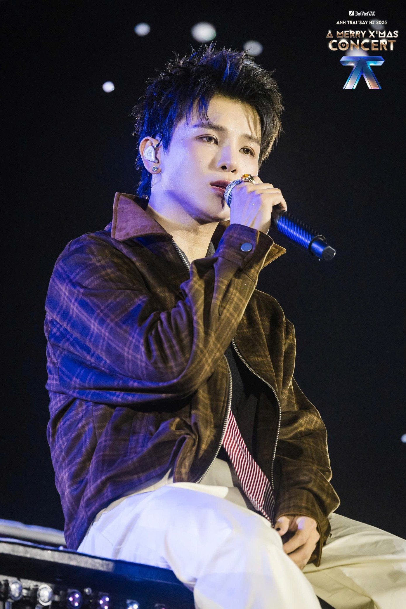 Hàng chục nghìn người đi xem 30 anh trai và các em xinh - 6