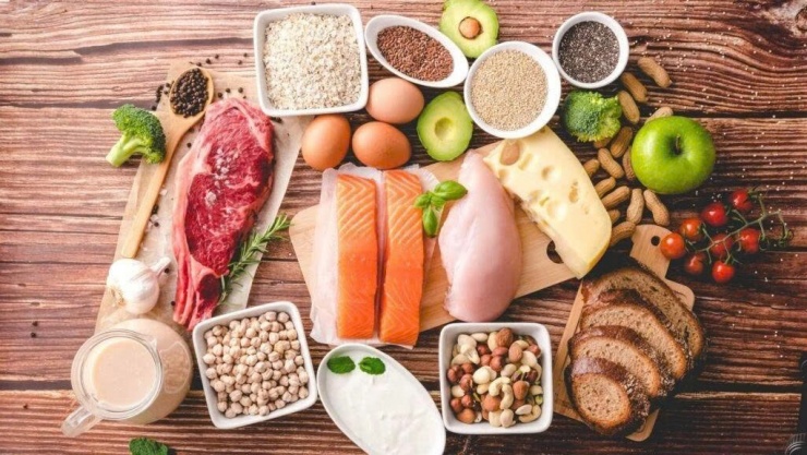 Bên cạnh chế độ ăn, việc duy trì các hoạt động thể chất như đi bộ, cardio hoặc tập kháng lực&nbsp;sẽ giúp tăng hiệu quả đốt cháy calo