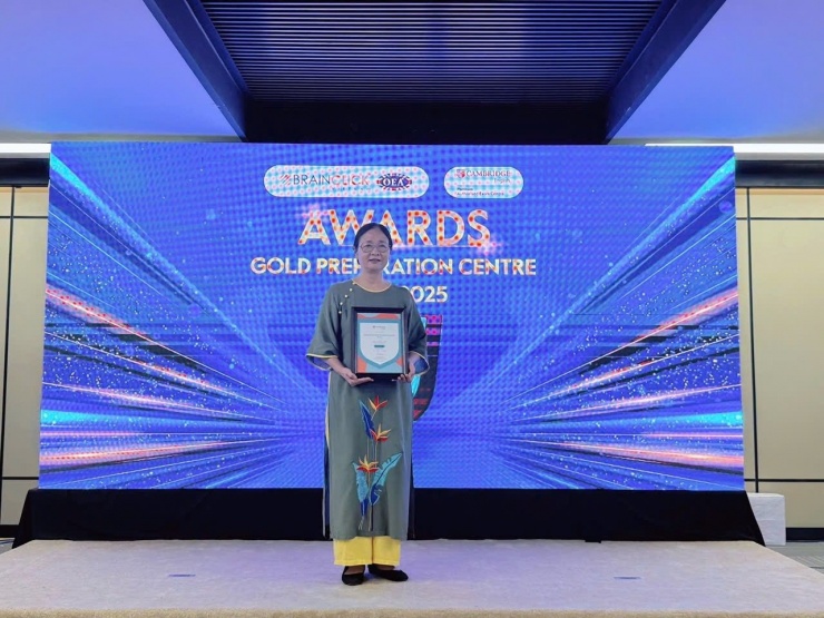 Cô Lê Thị Bích luôn đề cao việc ứng dụng các công nghệ mới trong hoạt động dạy và học. (Ảnh: NVCC)