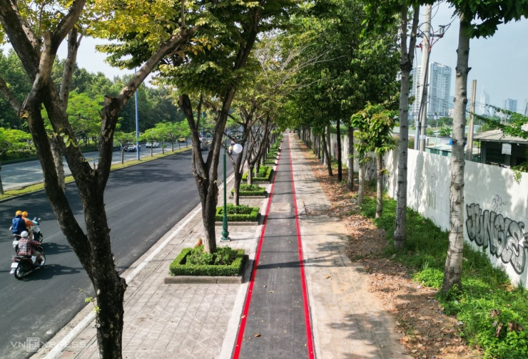 Làn đường cho xe đạp đầu tiên tại TP HCM hoàn thành - 2