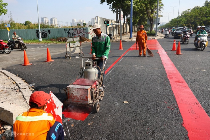 Làn đường cho xe đạp đầu tiên tại TP HCM hoàn thành - 7
