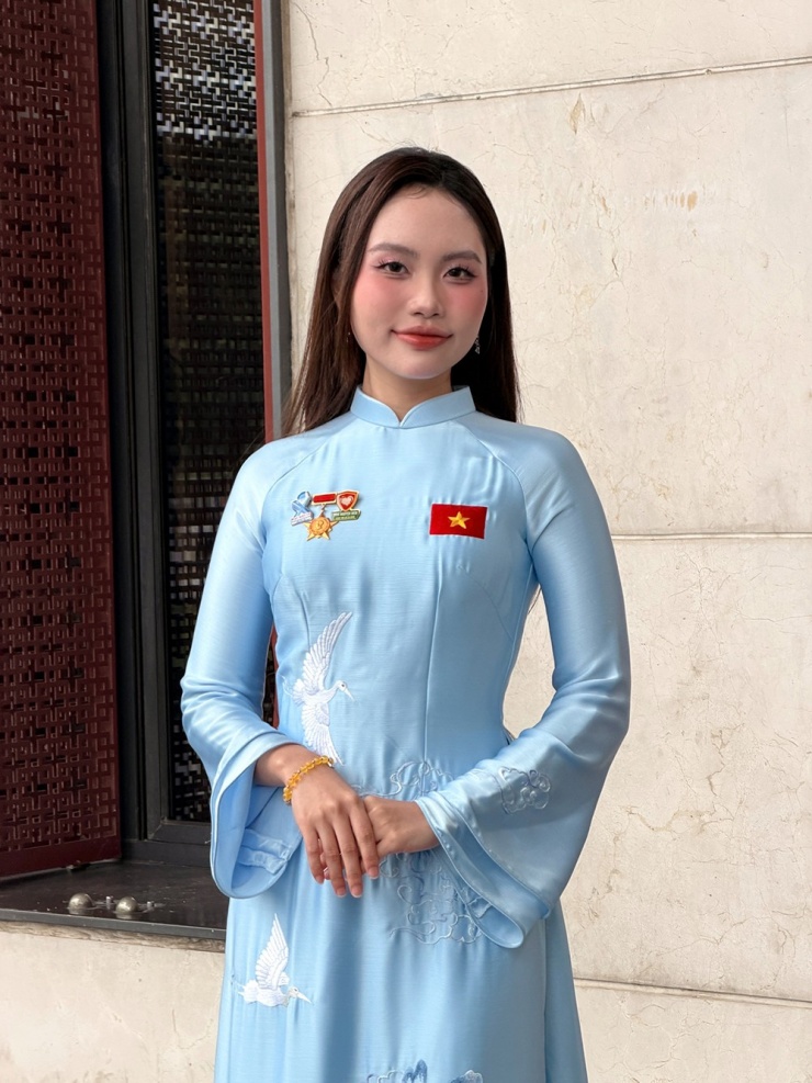 Phương Mỹ Chi tiếp tục đứng trên sân khấu “ngày hội lớn” của đất nước - 2