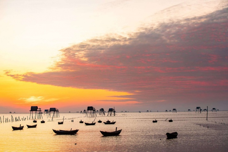 Nếu có dịp tới xã Vũ Tiên, quý khách có thể kết hợp thăm chùa Keo - ngôi chùa có kiến trúc độc đáo 400 năm tuổi, bãi biển Đồng Châu, biển vô cực, hay những cánh đồng lúa thẳng cánh cò bay. Ảnh: Đoàn Ngọc Anh&nbsp;