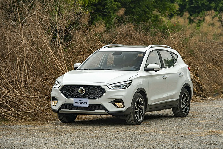 Giá xe MG ZS lăn bánh kèm ưu đãi tháng 12/2025