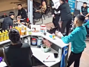 Xô xát tại bến xe Giáp Bát, một thanh niên bị đâm liên tiếp nhiều nhát