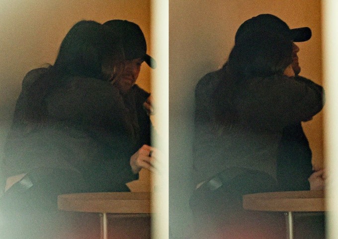 Leonardo DiCaprio 'khóa môi' bạn gái khi đi mua sắm - 3