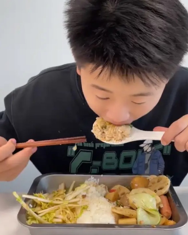 Bữa cơm gây tranh cãi.