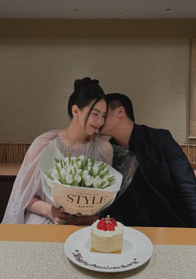 Vợ chồng Mai Ngọc kỷ niệm một năm ngày cưới hôm 27/12.