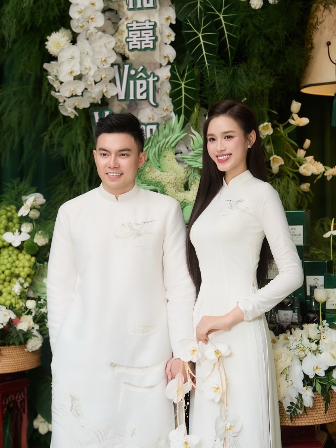 Vợ chồng Đỗ Thị Hà - Viết Vương.