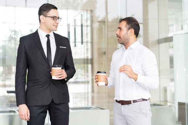 Một câu trả lời khéo léo thường vừa thể hiện sự tôn trọng cấp trên, vừa cho thấy bạn nghiêm túc với công việc và sẵn sàng tiến xa hơn. Ảnh minh họa