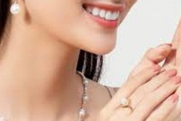 Trang sức dự tiệc cuối năm – cách tạo điểm nhấn khí chất, phong thái cho phái đẹp