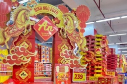 Hàng Tết Bính Ngọ 2026 lên kệ sớm, phủ kín siêu thị Hà Nội