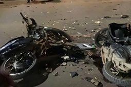 Hai xe máy tông trực diện, 3 người chết