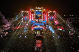 Tọa độ countdown hot nhất TP.HCM: Săn lộc cùng dàn sao V-biz đình đám, xem pháo hoa cùng màn tung liễn Tết khổng lồ