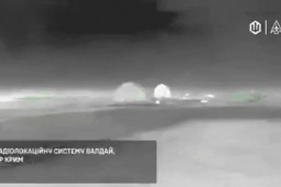 Ukraine tấn công hàng loạt mục tiêu quân sự Nga trên bán đảo Crimea