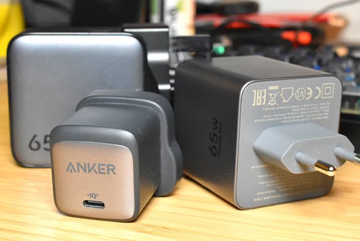 Các bộ sạc và dây sạc chính hãng đã có thể giúp điều chỉnh nhiệt độ phù hợp.