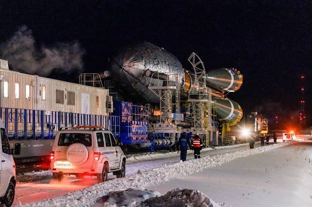 Tên lửa trước khi phóng. (Ảnh: Telegram)