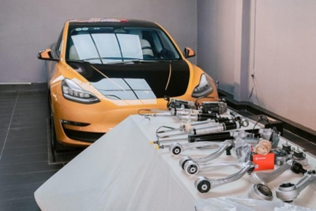 Thợ Việt nói gì về cách sửa chữa những ca khó trên xe điện và xe hybrid