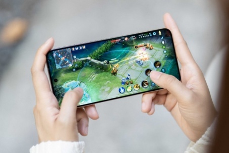 Đây là những smartphone pin "trâu" nhất năm 2025