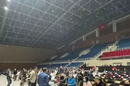 Đêm nhạc ở Hà Nội hủy phút chót, khán giả phẫn nộ: 'Như trò hề'