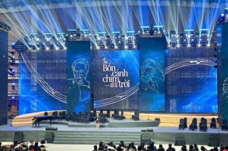 Nhạc sĩ Trần Tiến khóc vì show bị hủy, đơn vị sản xuất "Về đây bốn cánh chim trời" lên tiếng