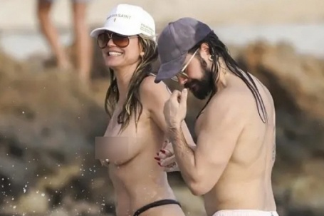 Heidi Klum để ngực trần tắm biển cùng chồng trẻ ở Caribbean