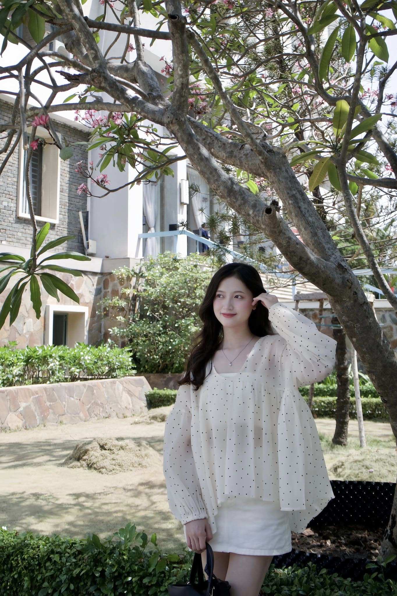 Nữ sinh quê Gia Lai gây chú ý Miss World Vietnam 2025 - 9