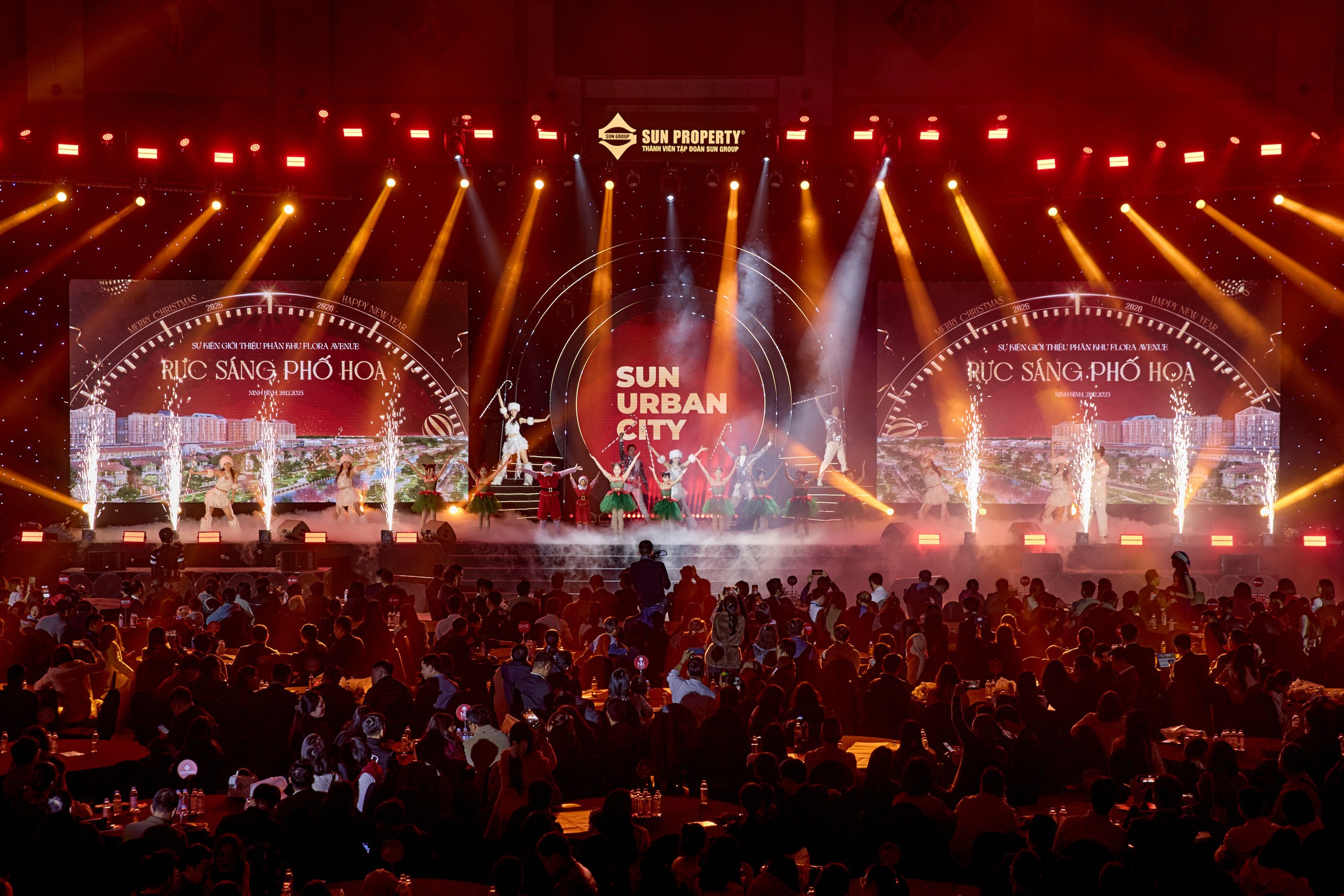 Không khí lễ hội rộn ràng lan tỏa ngay từ những phút đầu sự kiện. (Ảnh: Minh Khánh)