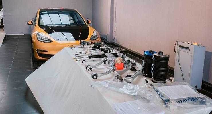 Thợ Việt nói gì về cách sửa chữa những ca khó trên xe điện và xe hybrid - 1