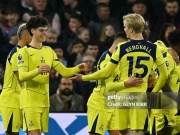 Nóng bảng xếp hạng Ngoại hạng Anh: Tottenham giúp MU giữ chắc top 6