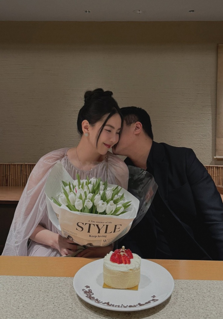 Sao Việt 30/12: Vợ chồng MC Mai Ngọc kỷ niệm một năm ngày cưới - 1