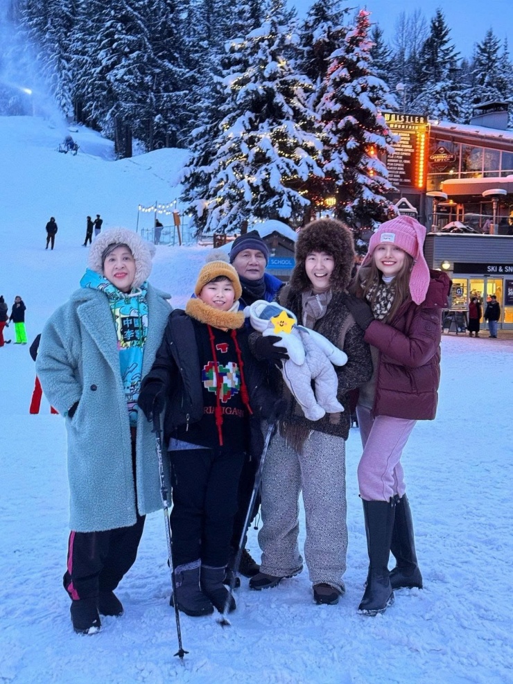 Sao Việt 30/12: Vợ chồng MC Mai Ngọc kỷ niệm một năm ngày cưới - 8