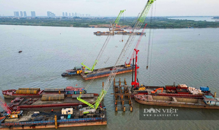 Trên công trường cầu Ngọc Hồi gần 12.000 tỷ đồng bắc qua sông Hồng - 12