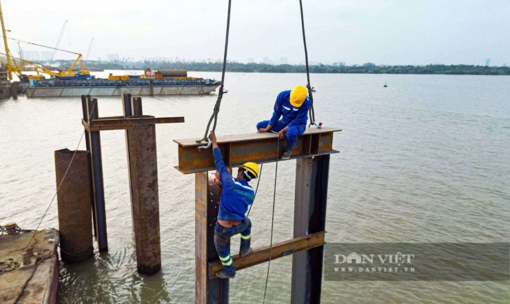 Trên công trường cầu Ngọc Hồi gần 12.000 tỷ đồng bắc qua sông Hồng - 11