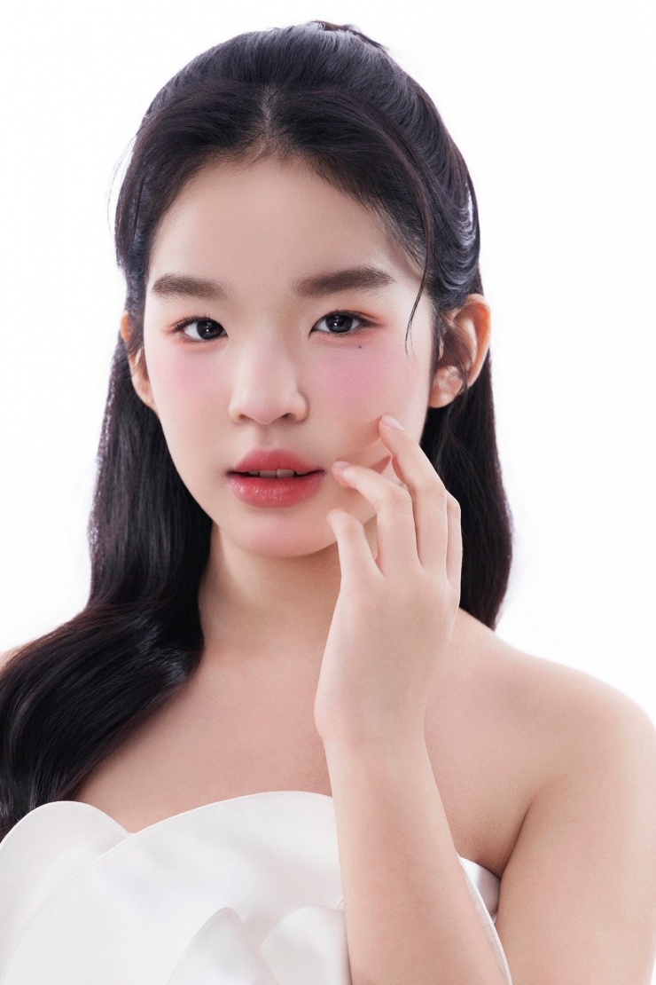 Con gái 12 tuổi của Xuân Lan: Sắc vóc thừa hưởng mẹ siêu mẫu, gen nghệ thuật vượt trội - 12