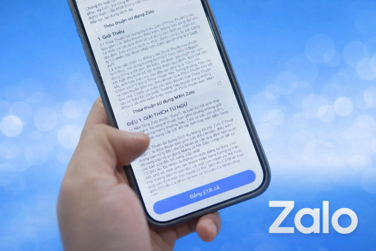 Cách bắt người dùng đồng ý cho Zalo thu thập dữ liệu thông tin cá nhân đang gây nhiều tranh cãi. Ảnh: LQ