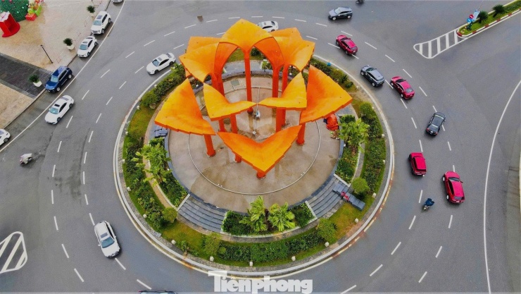 Công trình này nhận về nhiều ý kiến trái chiều.